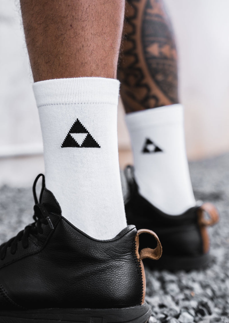 WHITE TRIANGLE SOCKS