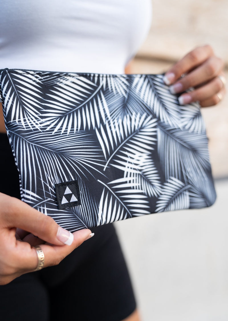 BLACK PALMS WRISTLET